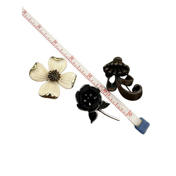 Vintage Lot of Three Floral Flower Brooches Gerrys - Picture 8 of 8